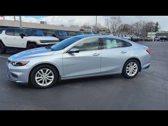 Used 2017 Chevrolet Malibu LT image 5