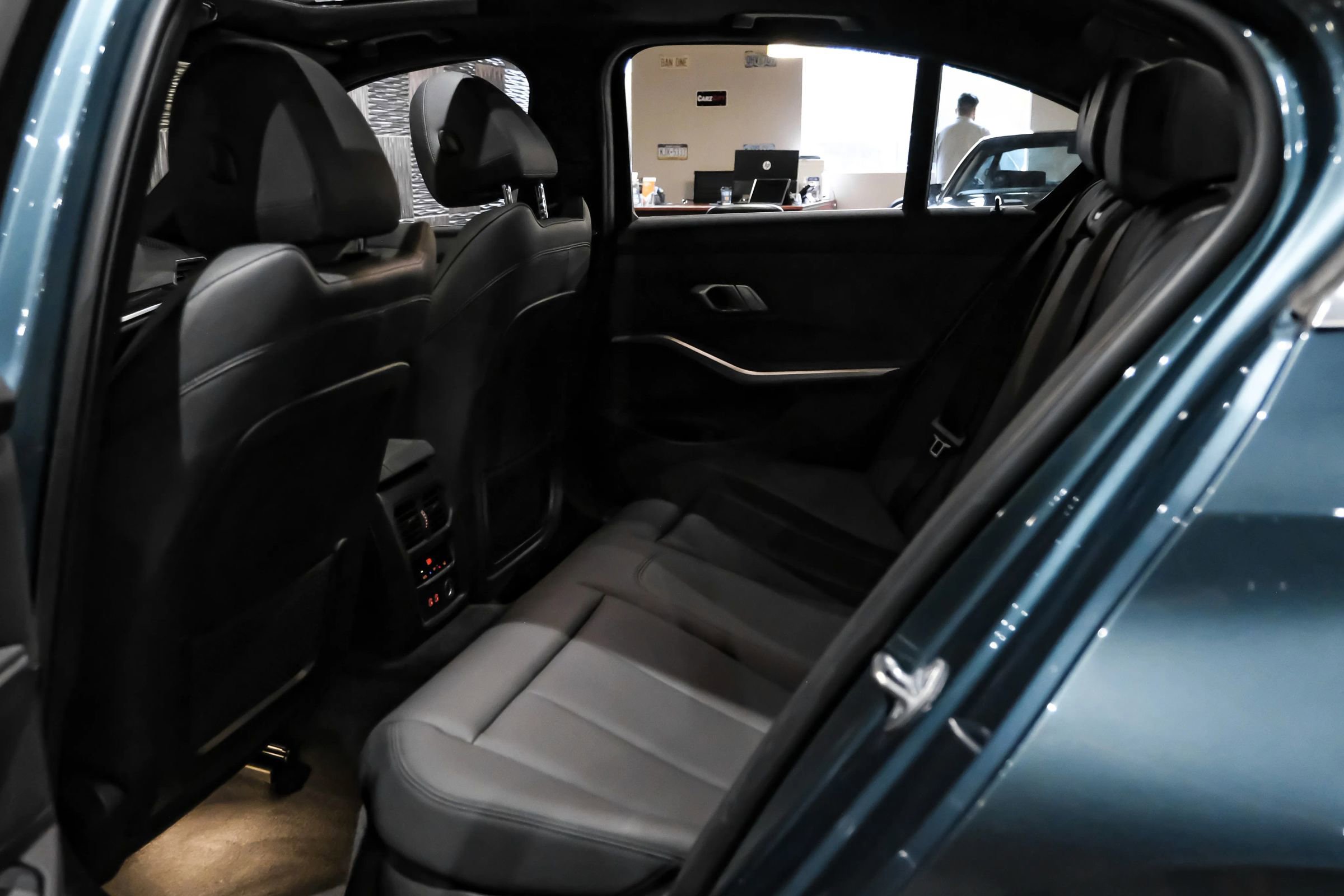 Used 2019 BMW 330i Sedan w/ Convenience Package image 34