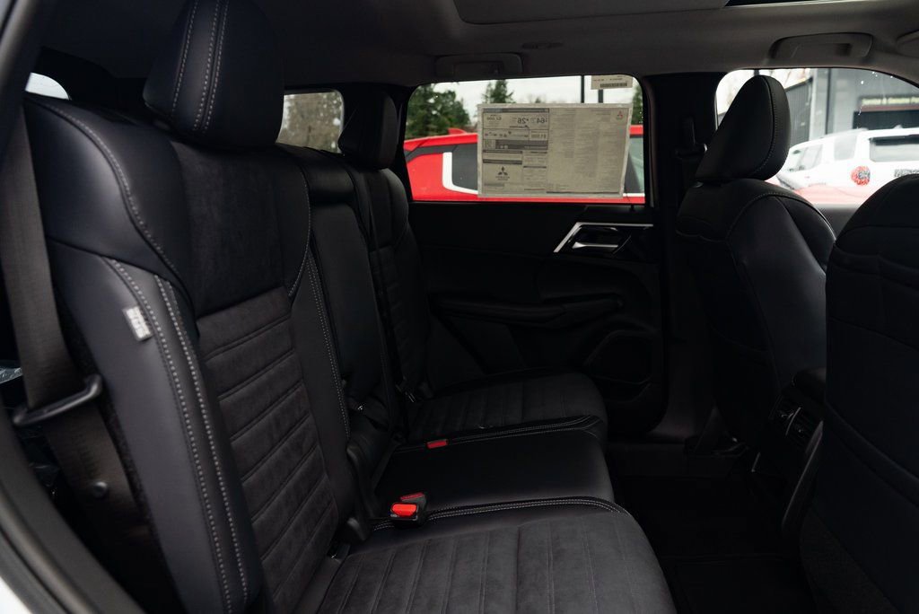 New 2025 Mitsubishi Outlander SE AWD/4WD image 22