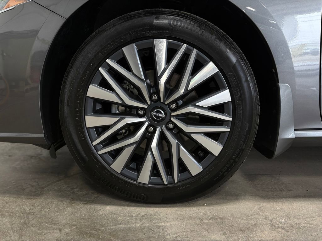 Used 2024 Nissan Altima 2.5 SV image 33