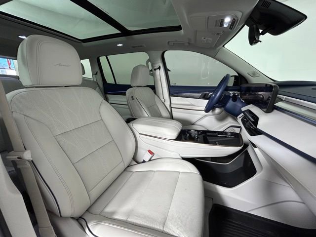 Used 2025 Buick Enclave Avenir w/ Super Cruise Package image 9
