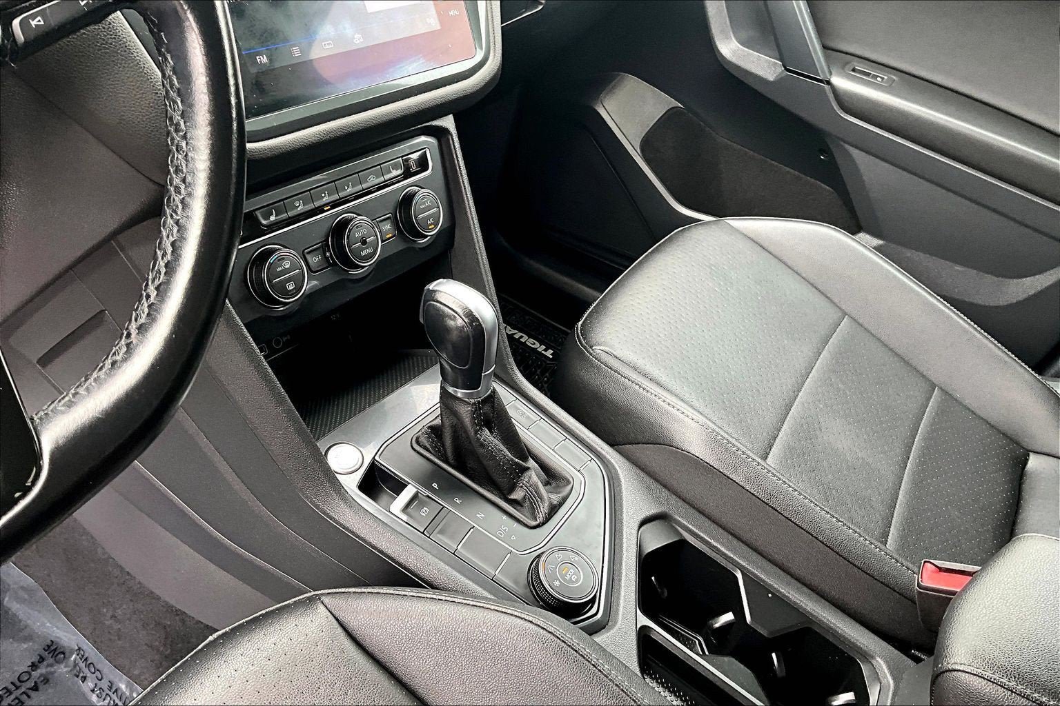 Used 2019 Volkswagen Tiguan SE AWD/4WD image 15