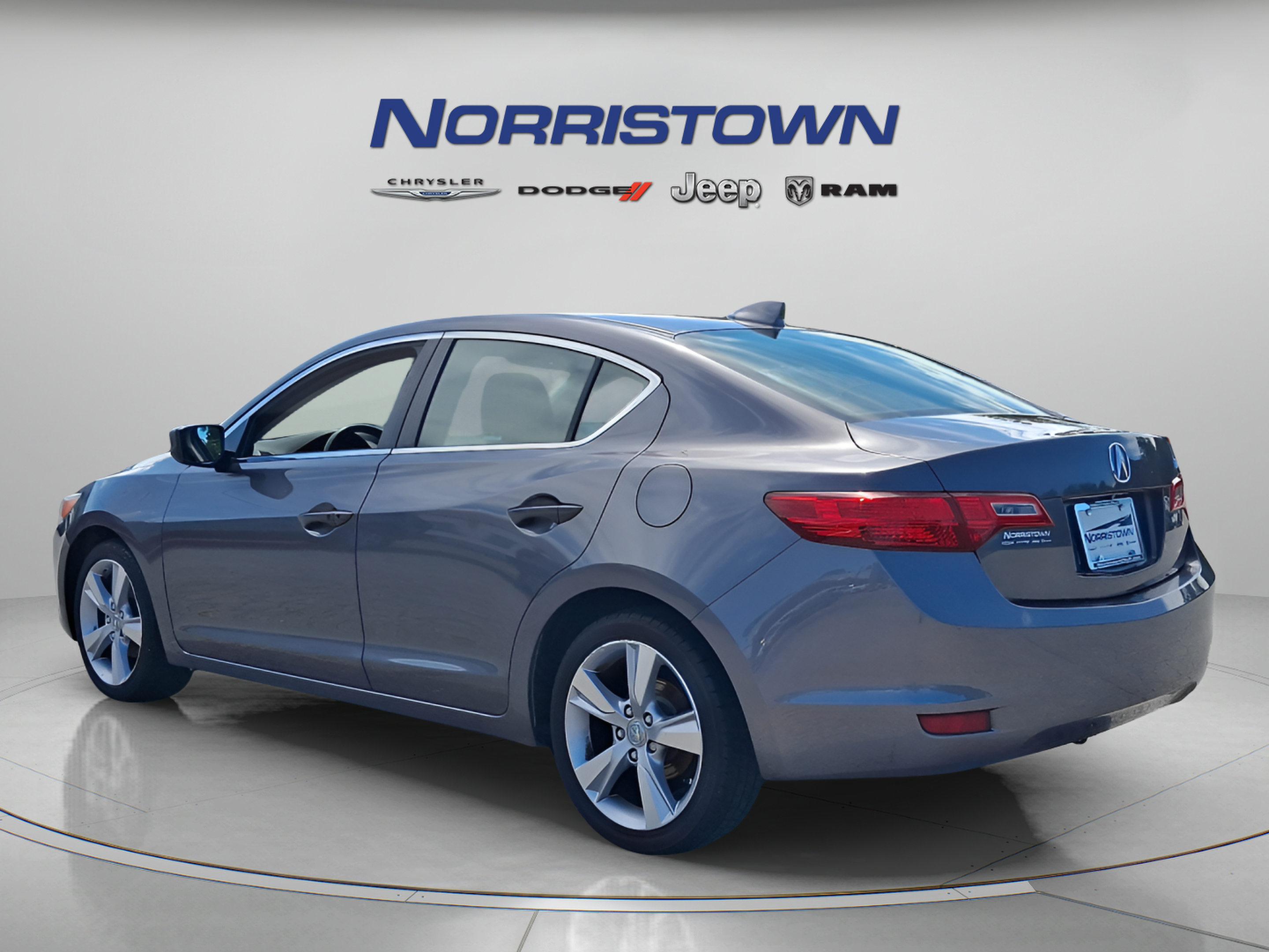 Used 2015 Acura ILX FWD image 4