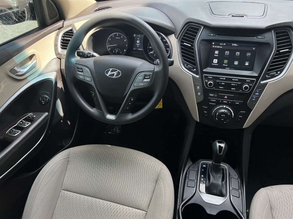 Used 2017 Hyundai Santa Fe Sport FWD image 20