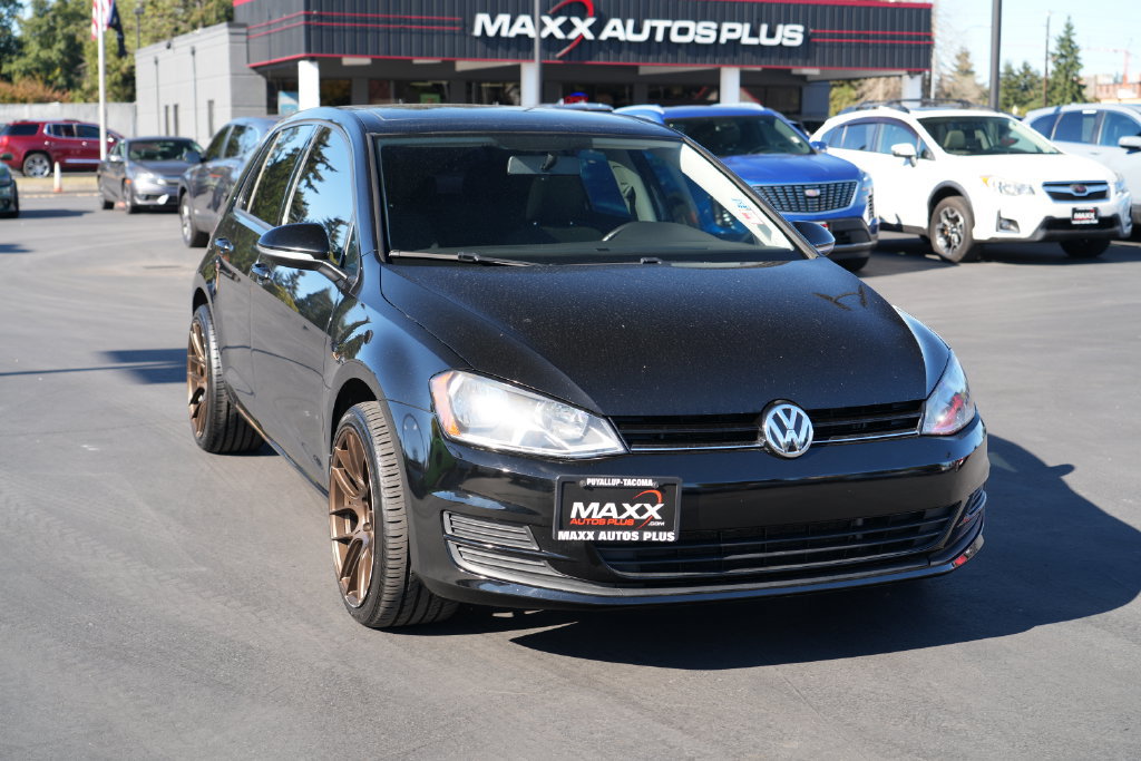 Used 2016 Volkswagen Golf S FWD image 2
