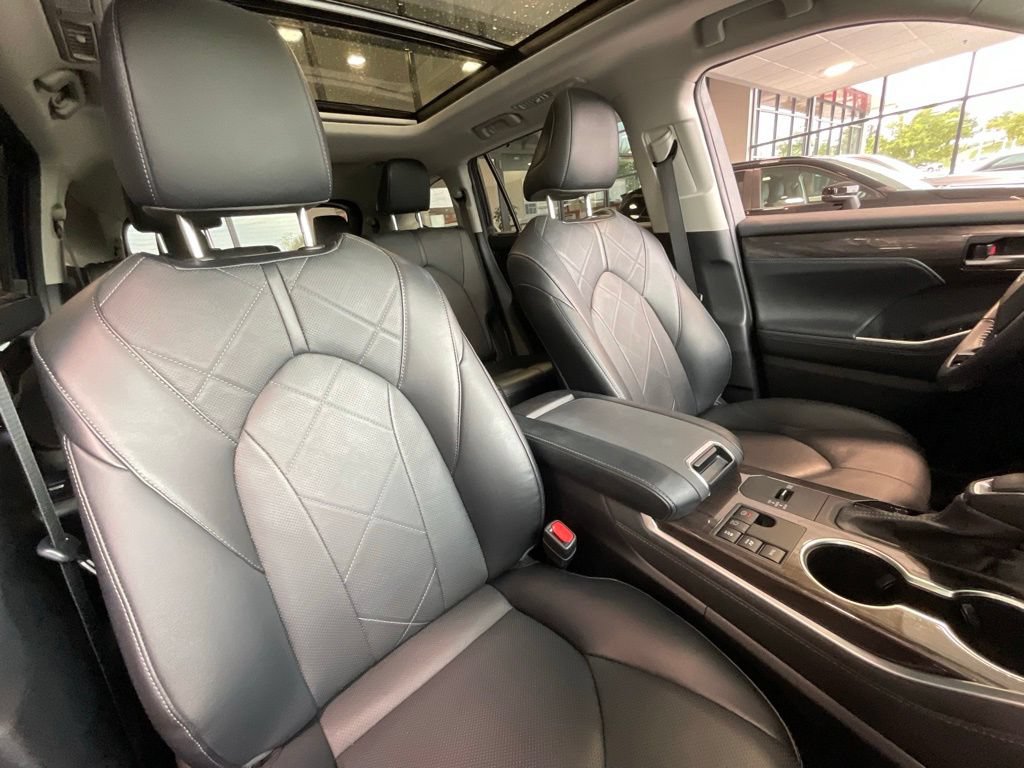 Used 2023 Toyota Highlander Platinum AWD/4WD image 19
