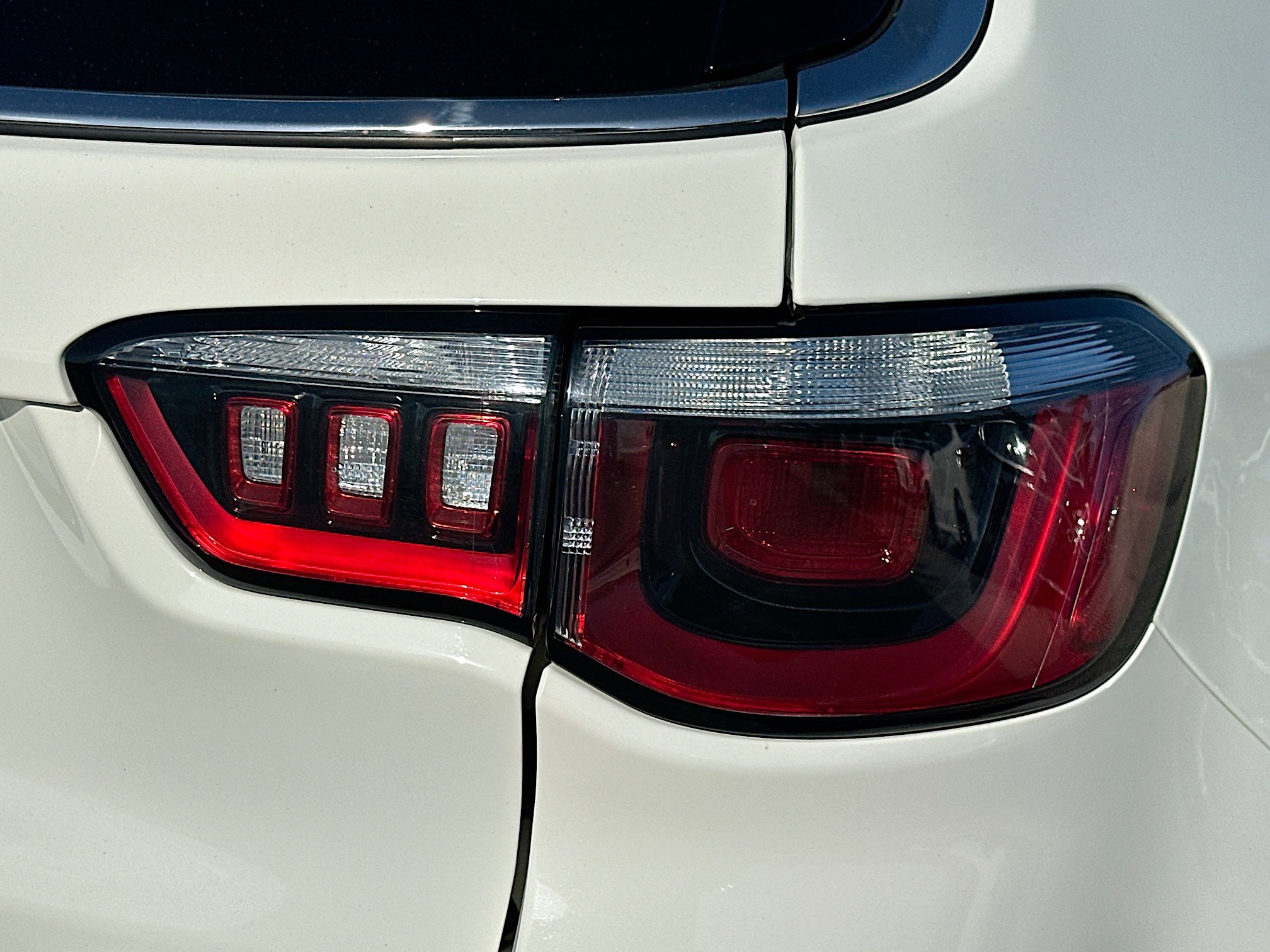 Used 2018 Jeep Compass Latitude w/ Popular Equipment Group image 27