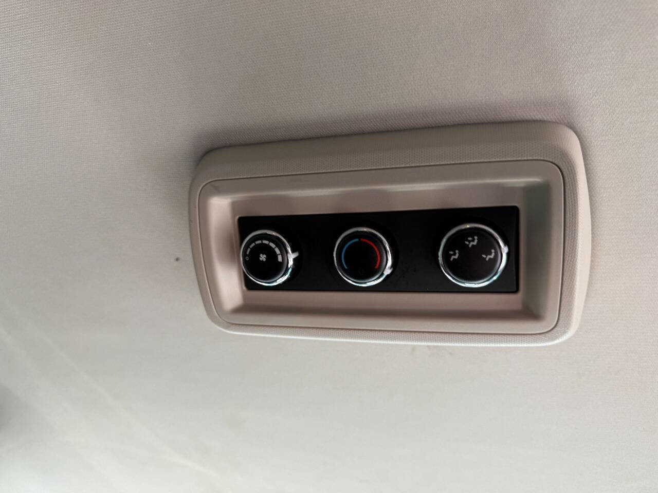 Used 2015 Dodge Grand Caravan SXT w/ Security Group FWD image 32