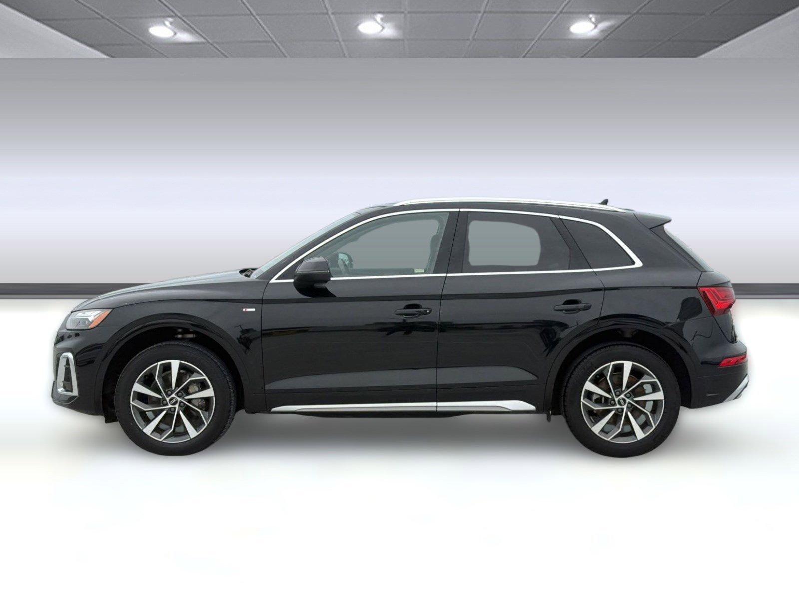 Used 2023 Audi Q5 2.0T Premium Plus w/ Premium Plus Package AWD/4WD image 2