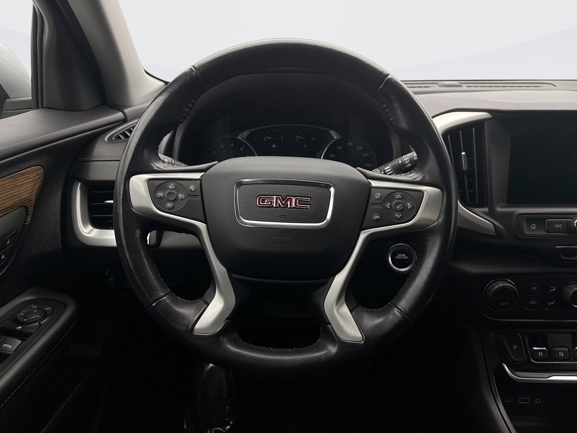 Used 2020 GMC Terrain SLE w/ Driver Convenience Package image 12