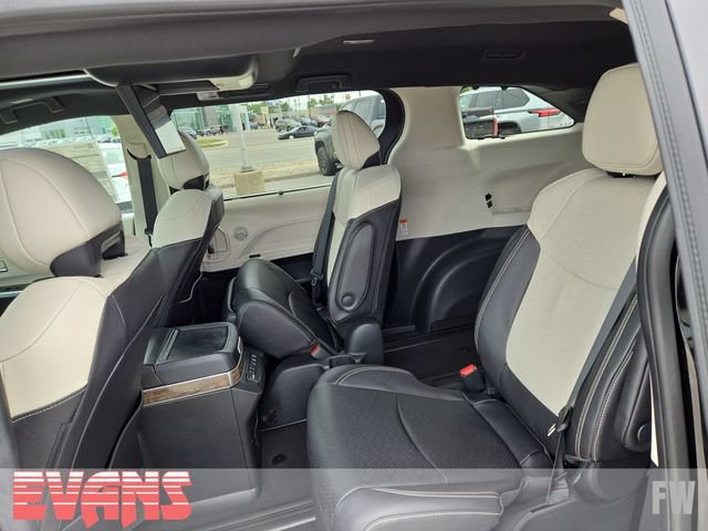 New 2026 Toyota Sienna Platinum AWD/4WD image 25