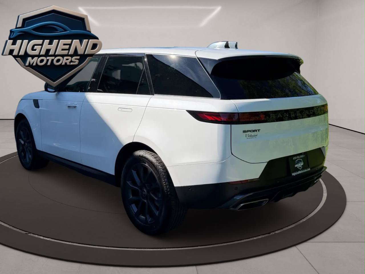 Used 2024 Land Rover Range Rover Sport SE AWD/4WD image 4