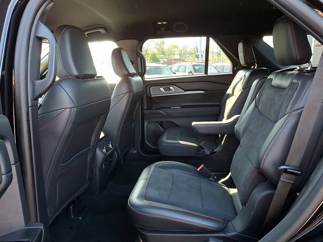 Used 2025 Ford Explorer ST AWD/4WD image 14