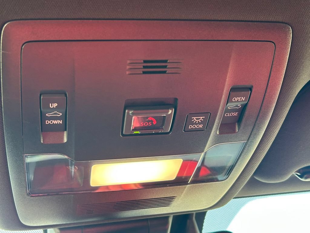 Used 2025 Lexus IS 500 RWD image 19