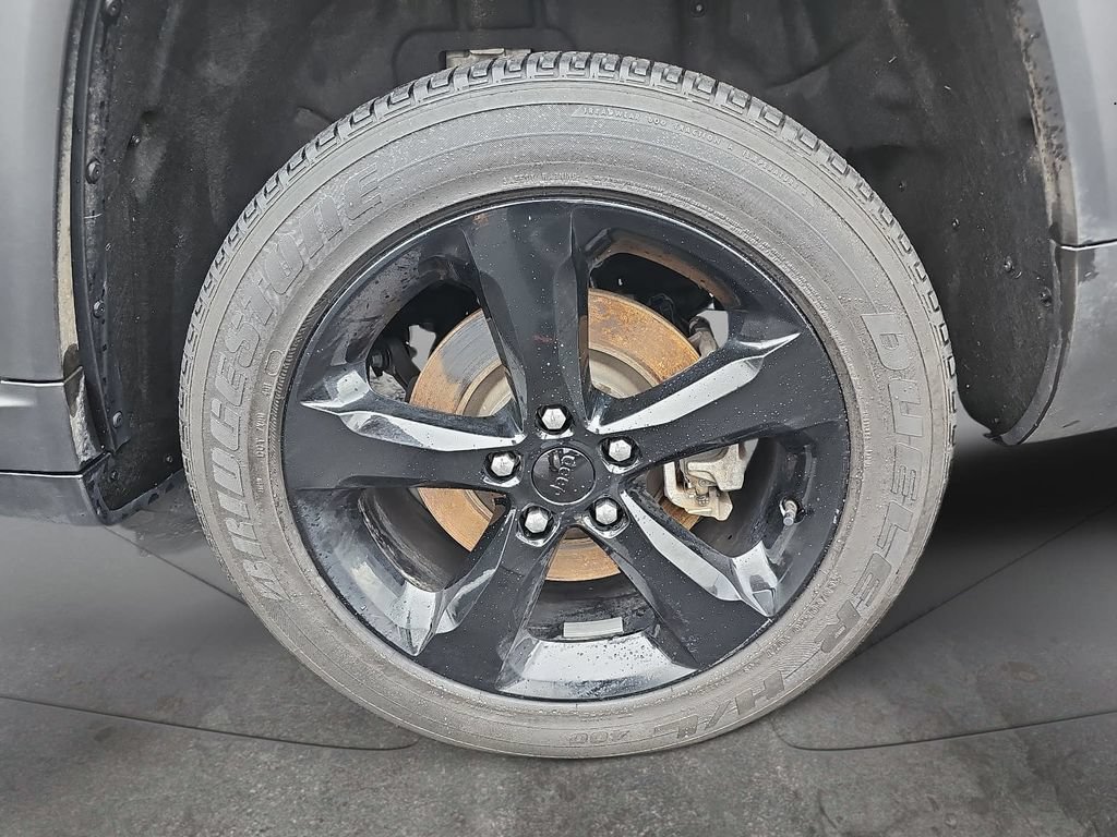Used 2023 Jeep Grand Cherokee L Laredo AWD/4WD image 35