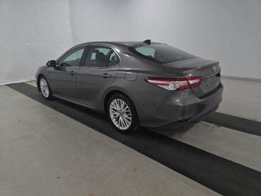Used 2019 Toyota Camry XLE image 6