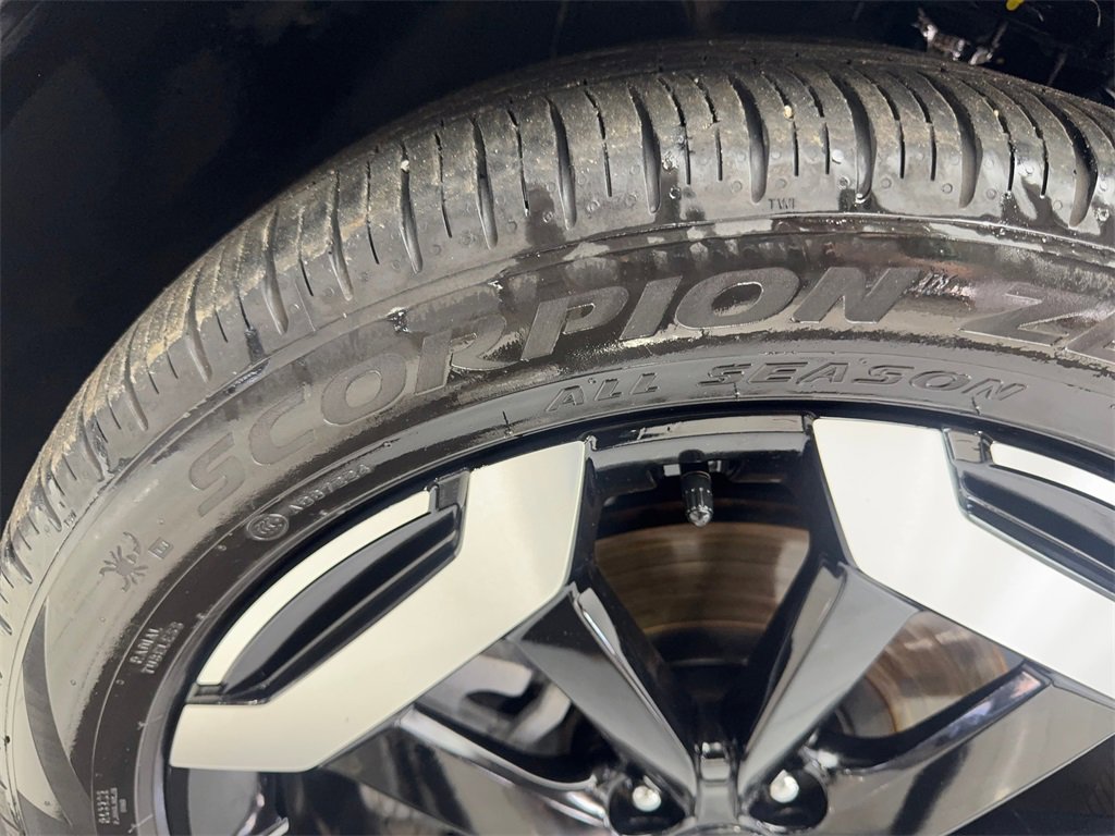 Used 2025 Kia Telluride EX w/ EX Captain's Chair Package image 92