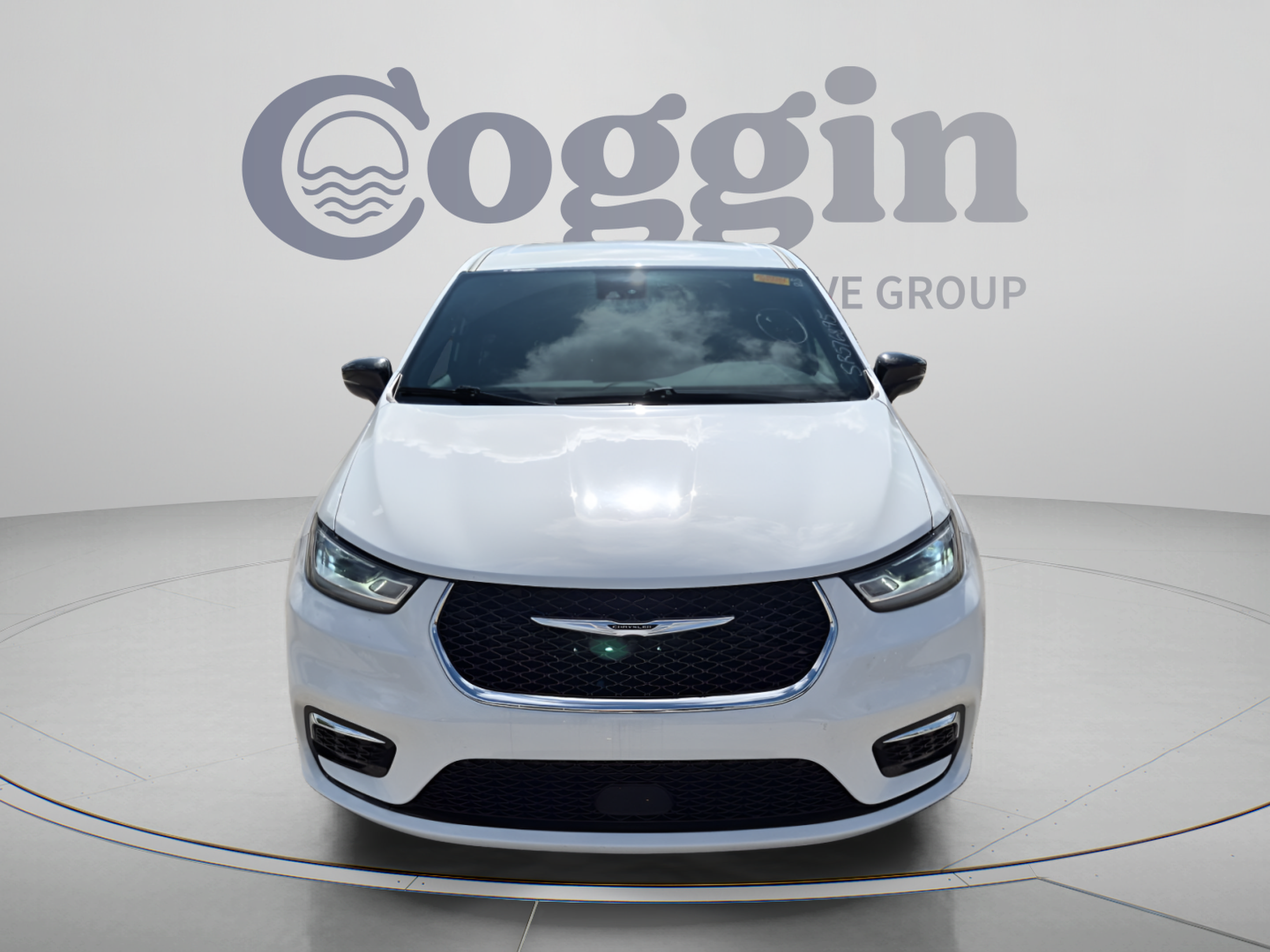 Used 2025 Chrysler Pacifica Select FWD image 9