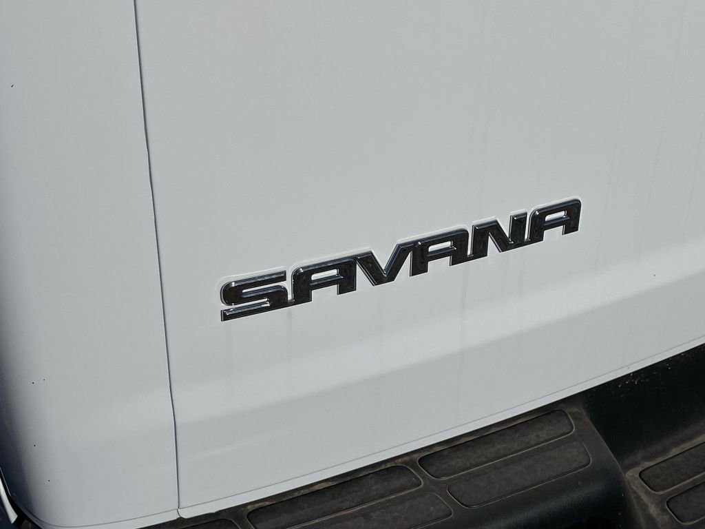 New 2025 GMC Savana 3500 LS image 31