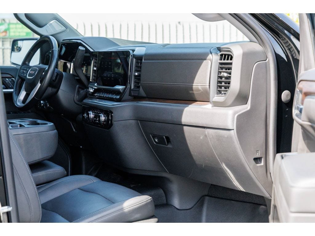 Used 2022 GMC Sierra 1500 SLT AWD/4WD image 10