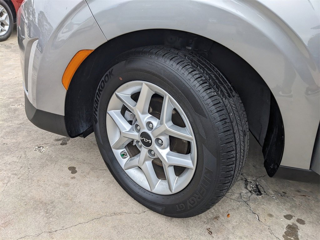 Certified 2025 Kia Soul LX image 35