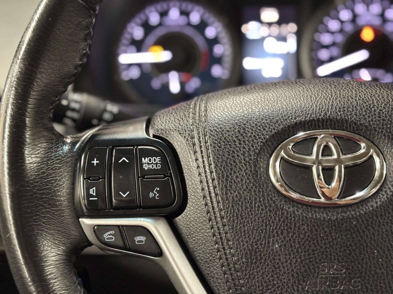 Used 2017 Toyota Sienna XLE Premium AWD/4WD image 36