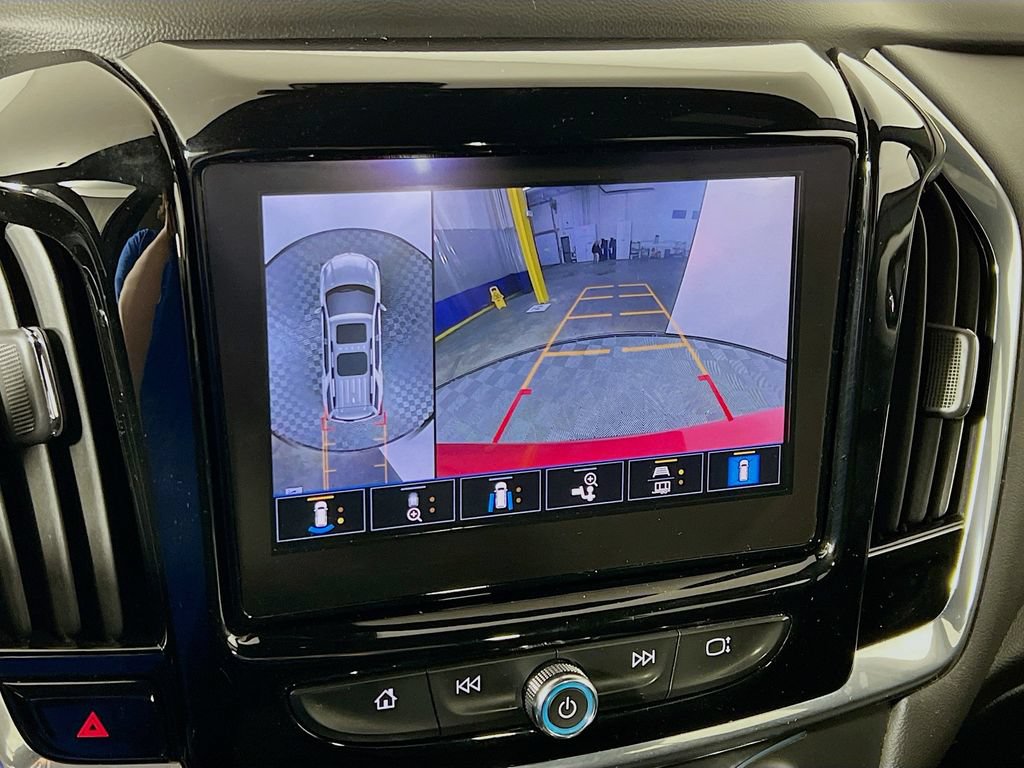 Used 2023 Chevrolet Traverse LT w/ Rear Camera Mirror Package AWD/4WD image 13
