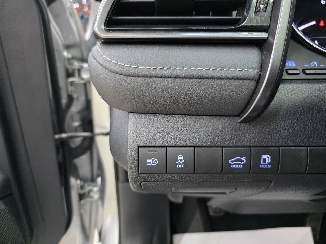Used 2019 Toyota Camry SE w/ Convenience Package FWD image 34