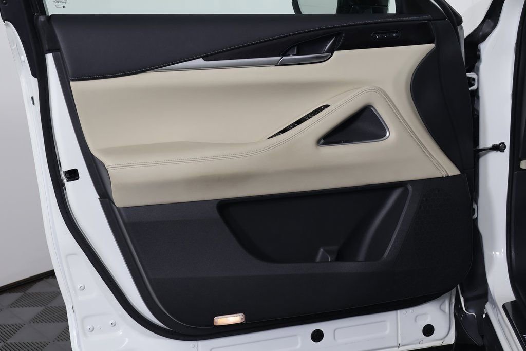 Used 2023 INFINITI QX60 Sensory w/ Vision Package image 13