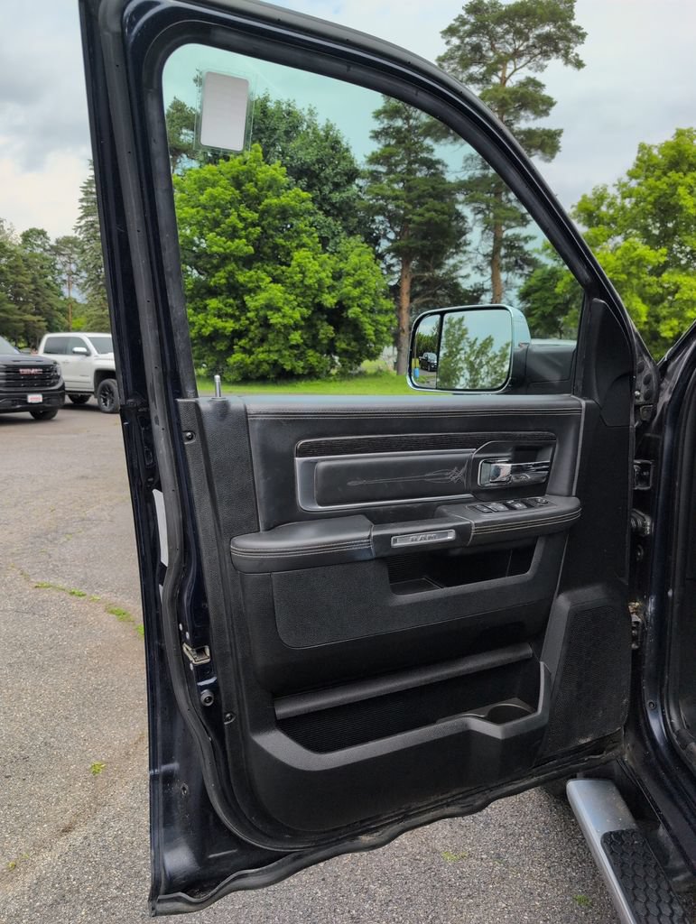 Used 2017 RAM 1500 Limited AWD/4WD image 5