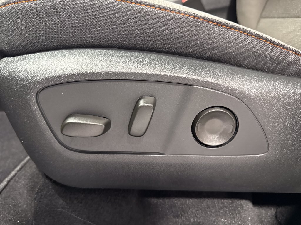 New 2027 Chevrolet Traverse LT AWD/4WD image 23