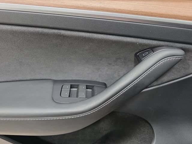 Used 2024 Tesla Model Y Performance AWD/4WD image 26