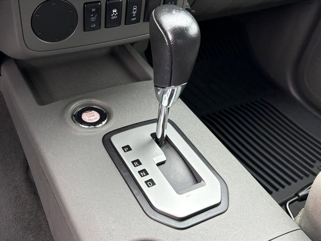 Used 2020 Nissan Frontier SV w/ Midnight Edition Floor Mats image 23