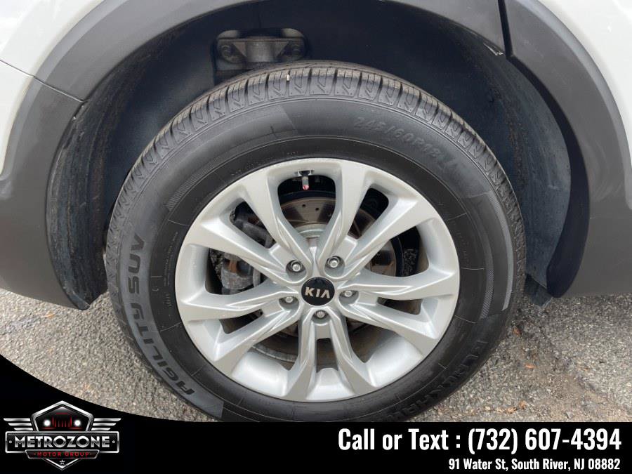 Used 2021 Kia Telluride LX AWD/4WD image 35