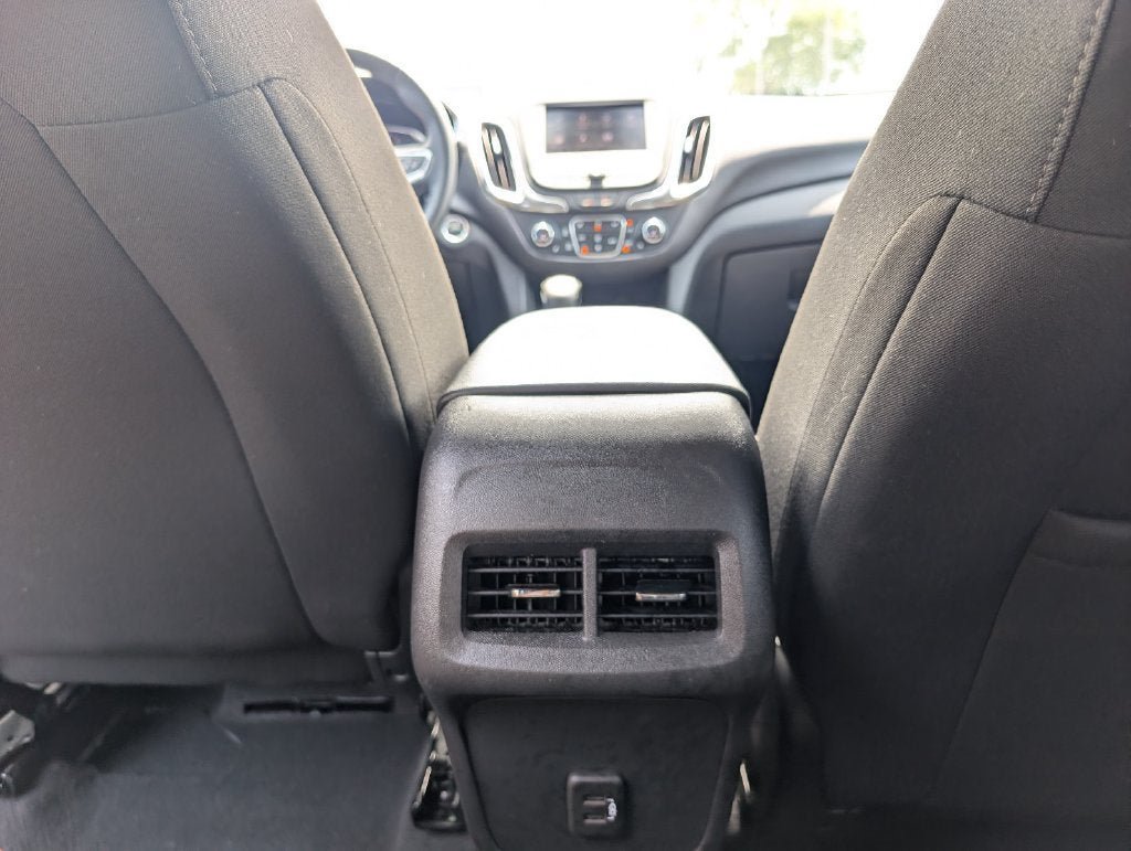 Used 2023 Chevrolet Equinox LT FWD image 33
