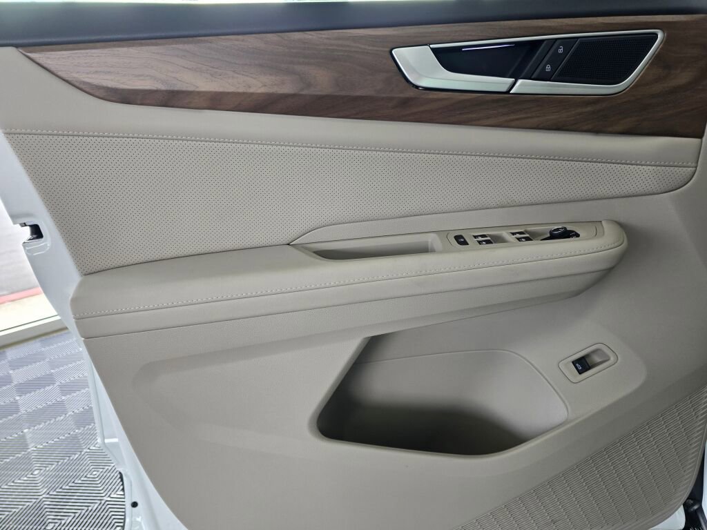 New 2024 Volkswagen Atlas SE image 23