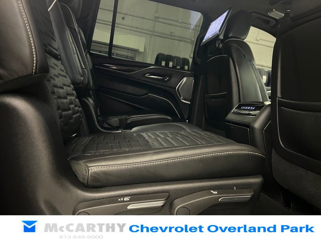 Used 2021 Cadillac Escalade ESV Sport Platinum w/ LPO, ONYX Package image 33