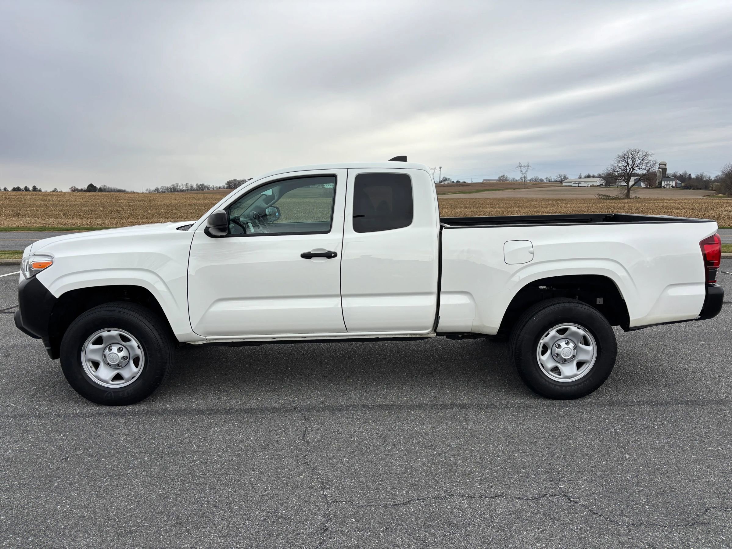 Used 2020 Toyota Tacoma SR image 10