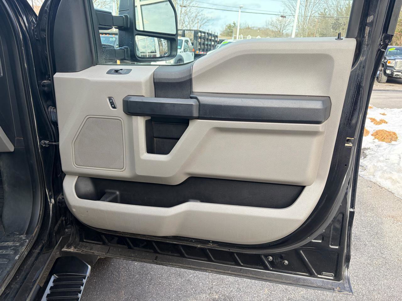 Used 2018 Ford F550 4x4 Regular Cab Super Duty image 32