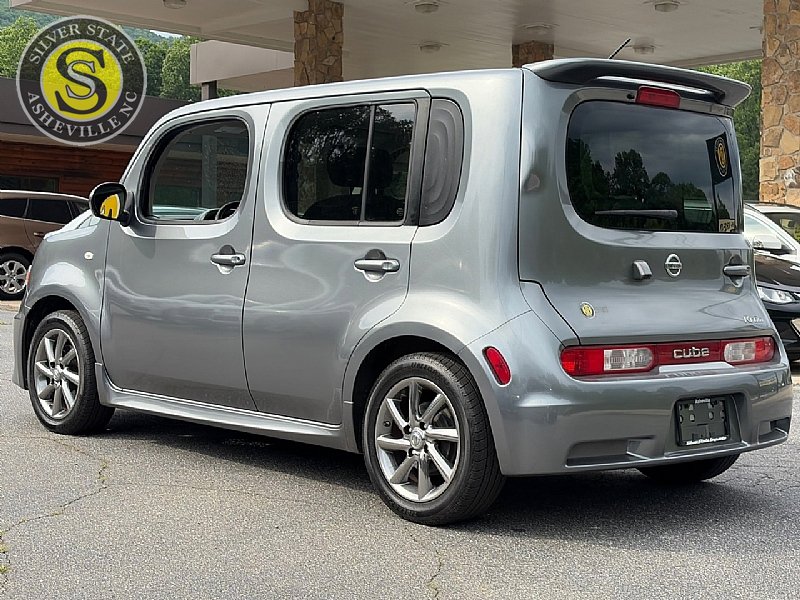 Used 2010 Nissan Cube 1.8 S Krom Edition w/ Interior Designer Pkg FWD image 4