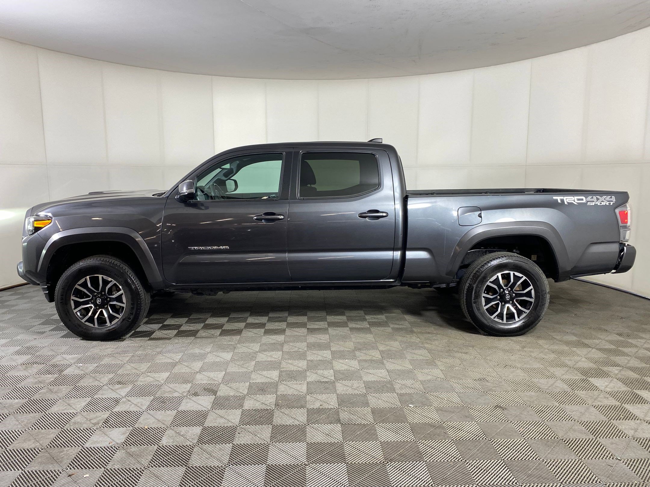 Used 2023 Toyota Tacoma TRD Sport w/ Advanced Technology Package image 2