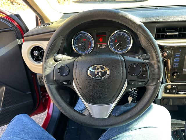 Used 2018 Toyota Corolla LE FWD image 33
