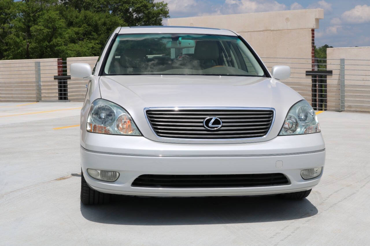 Used 2001 Lexus LS 430 RWD image 11