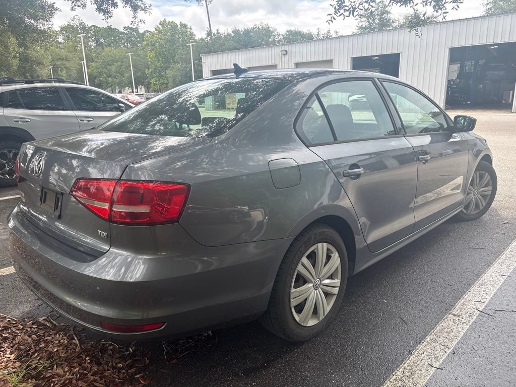 Used 2015 Volkswagen Jetta TDI S FWD image 3