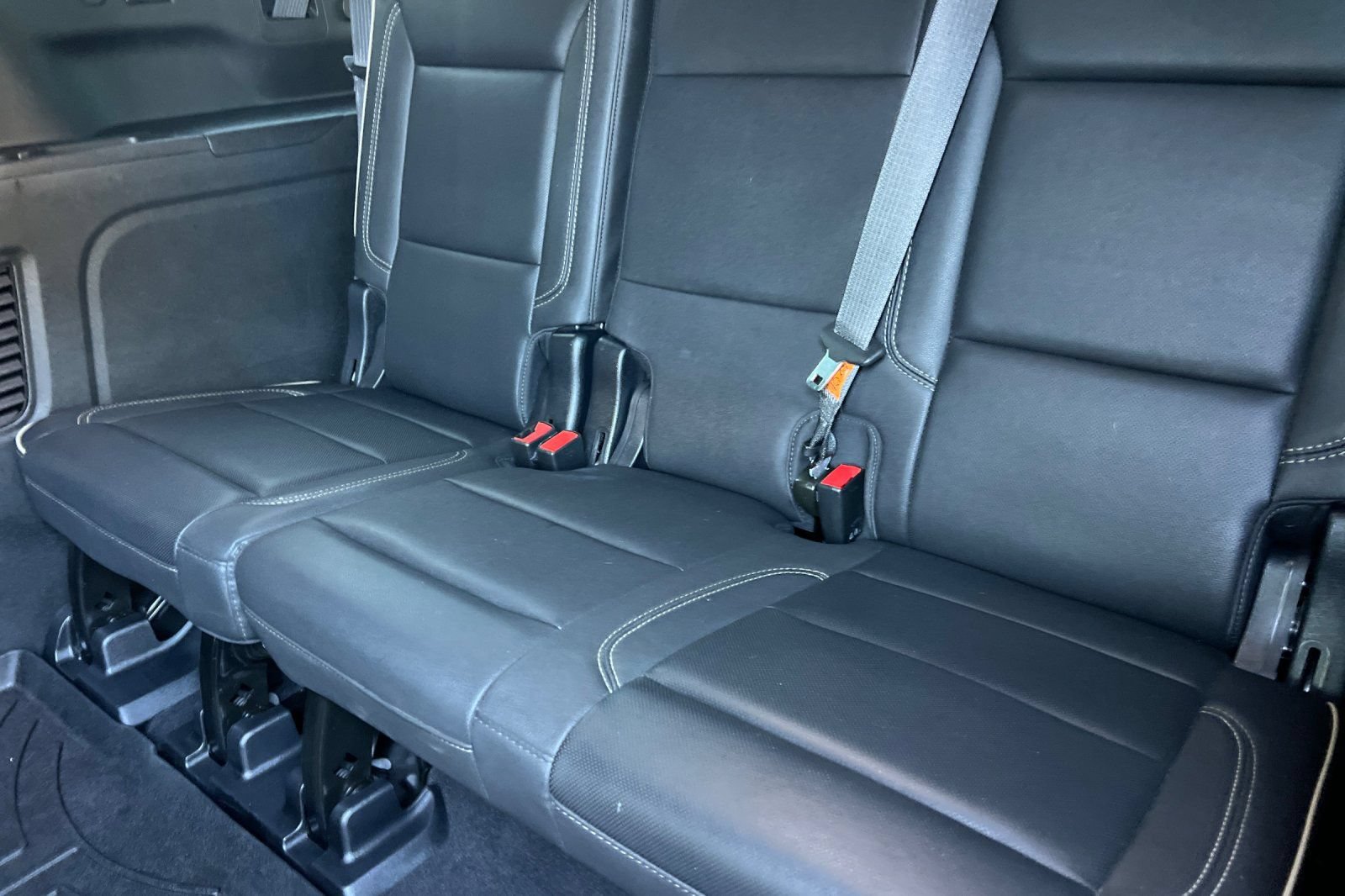 Used 2023 Chevrolet Suburban Premier AWD/4WD image 19