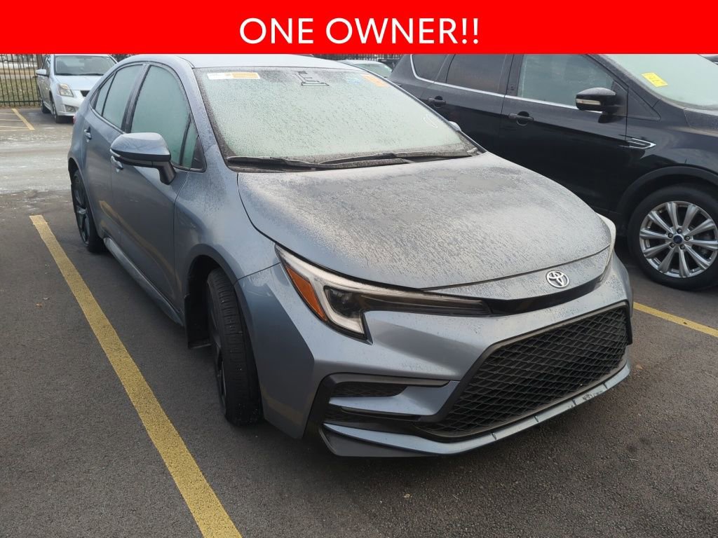 Used 2024 Toyota Corolla SE image 3