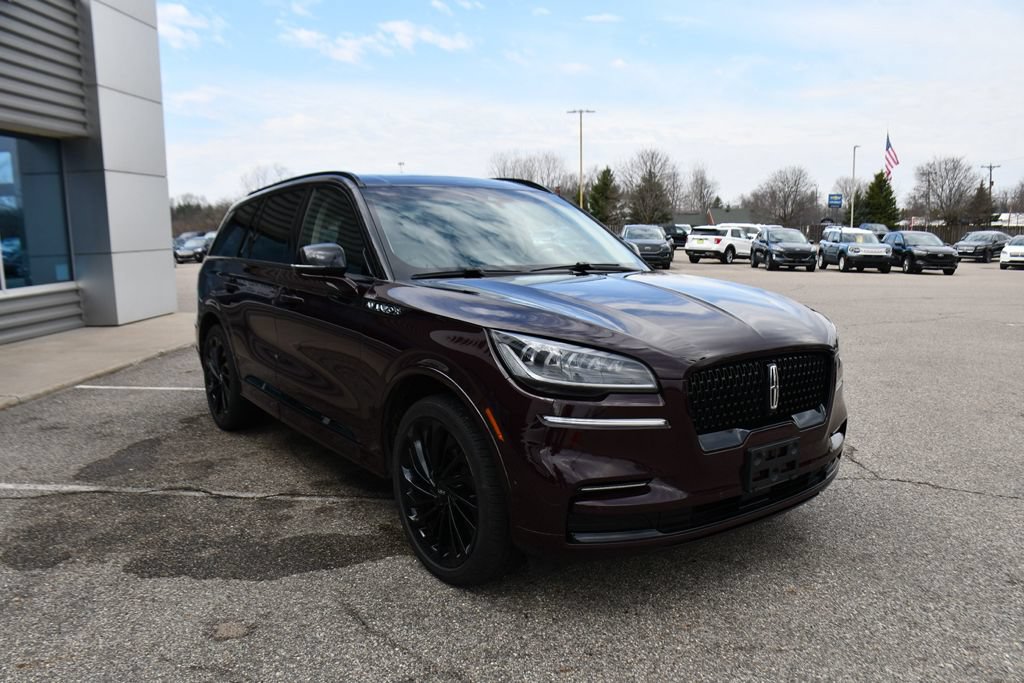 Used 2023 Lincoln Aviator Reserve w/ Jet Appearance Package AWD/4WD image 9