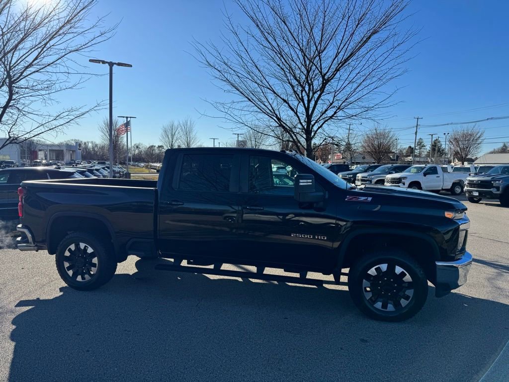 Used 2020 Chevrolet Silverado 2500 LT w/ Convenience Package image 4