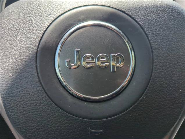 Used 2021 Jeep Grand Cherokee Laredo X AWD/4WD image 30