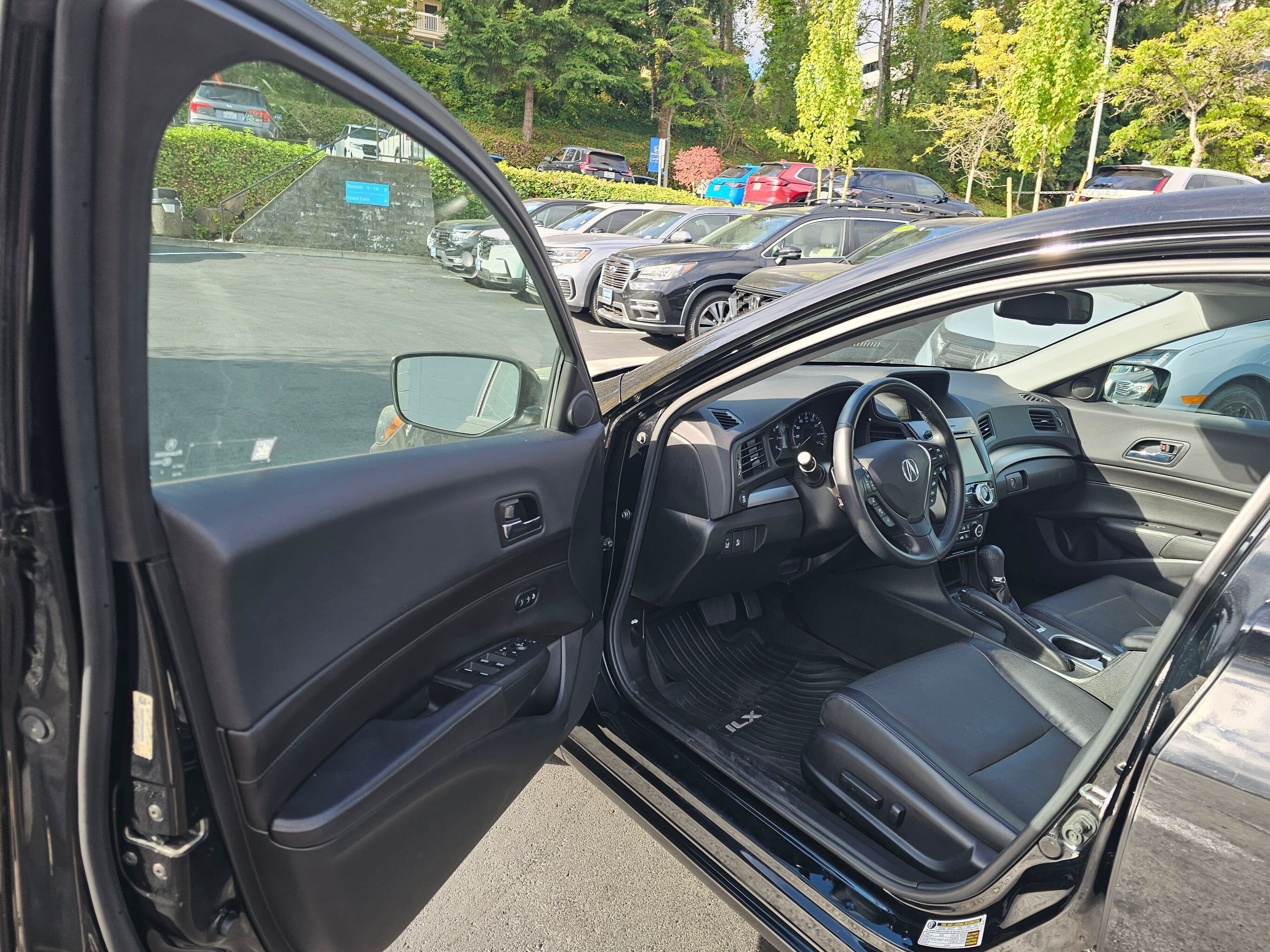Used 2017 Acura ILX FWD image 23